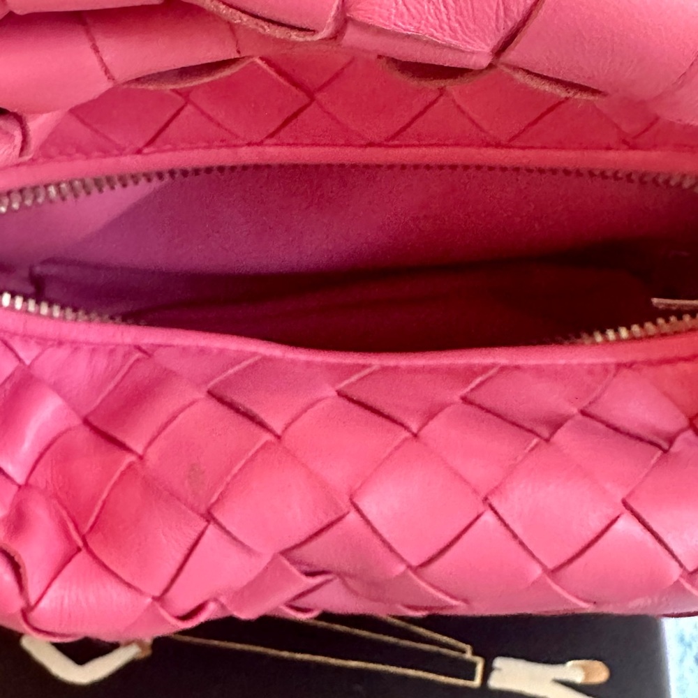 Bottega Veneta small Jodie bag in pink - Picture 3 of 4